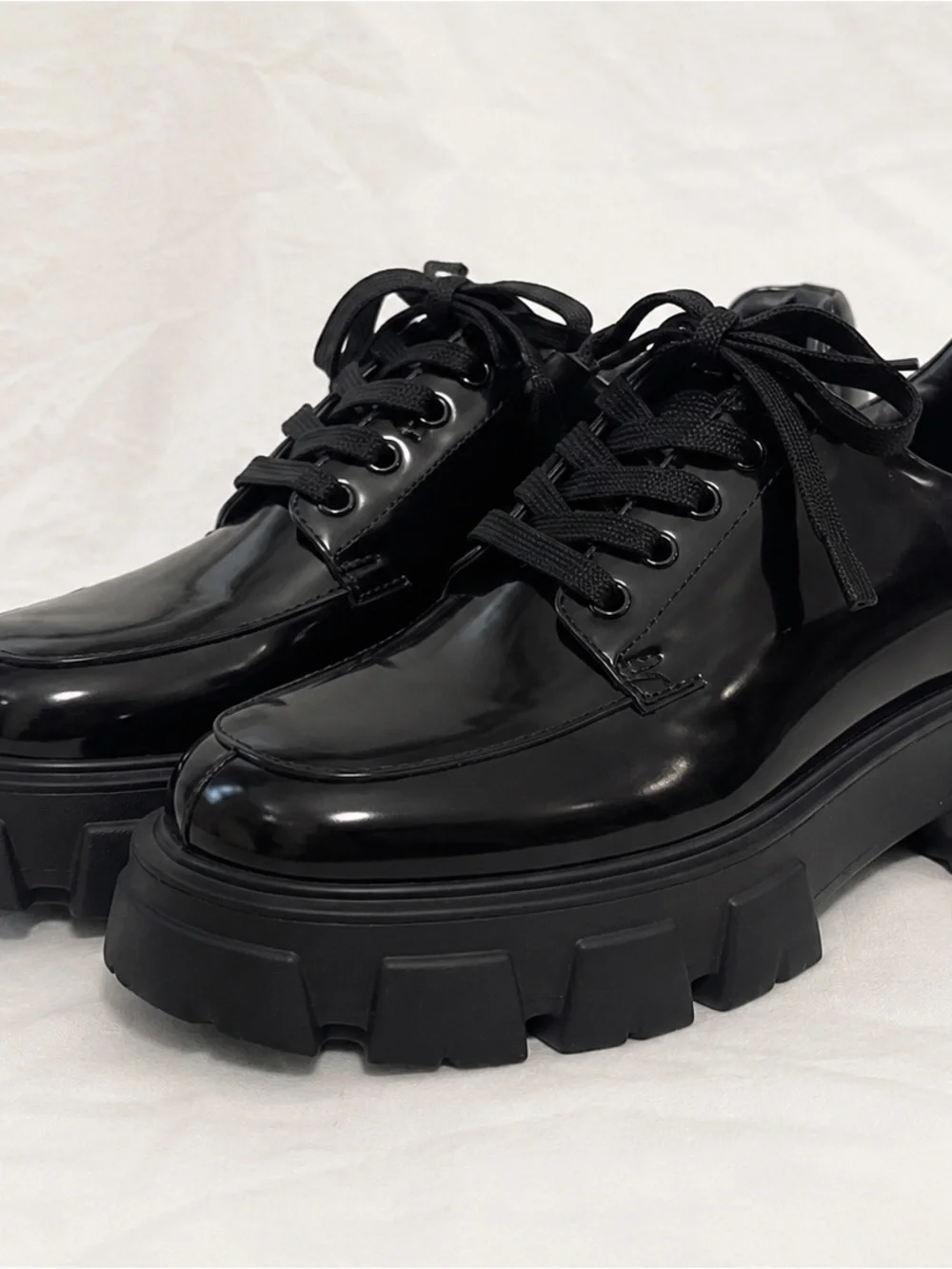 Princess Polly Black High Shine Chunky Platform Lace Up Shoes Size 9 NWOB